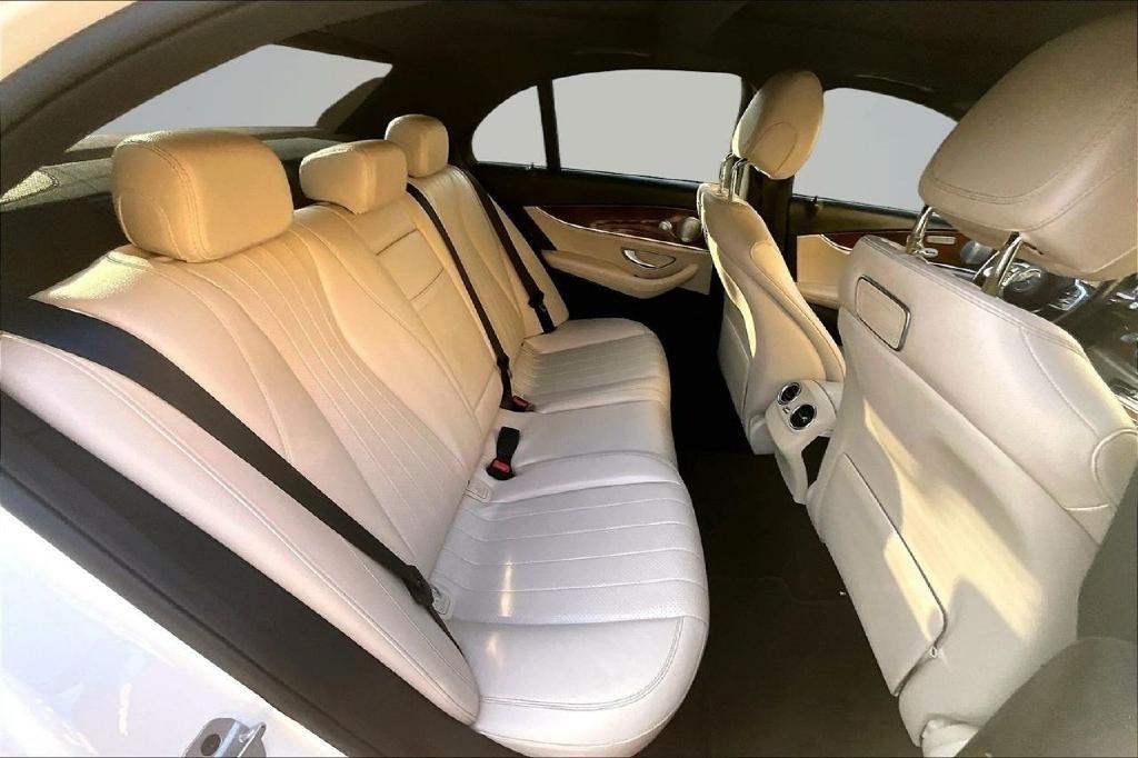 Mercedes-Benz E-Class E300 Luxury 4MATIC Sedan 2019