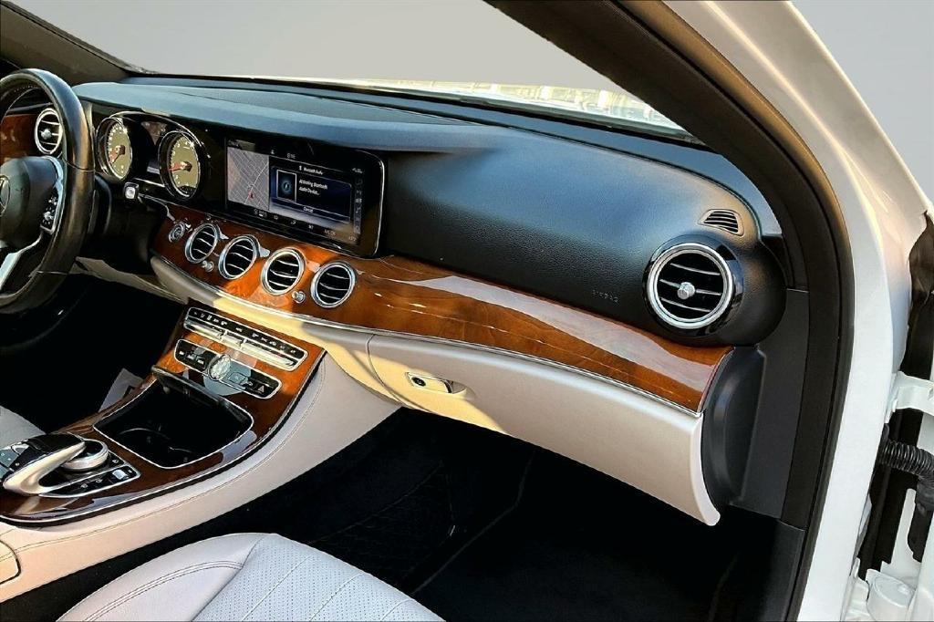 Mercedes-Benz E-Class E300 Luxury 4MATIC Sedan 2019