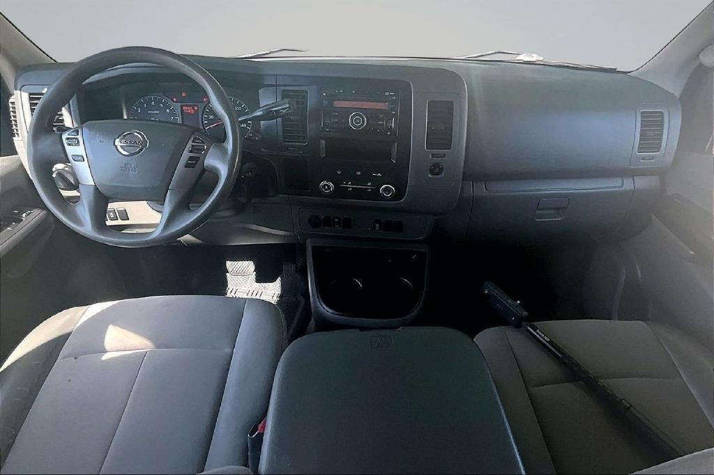 Nissan NV Cargo 3500 HD S High Roof 2012