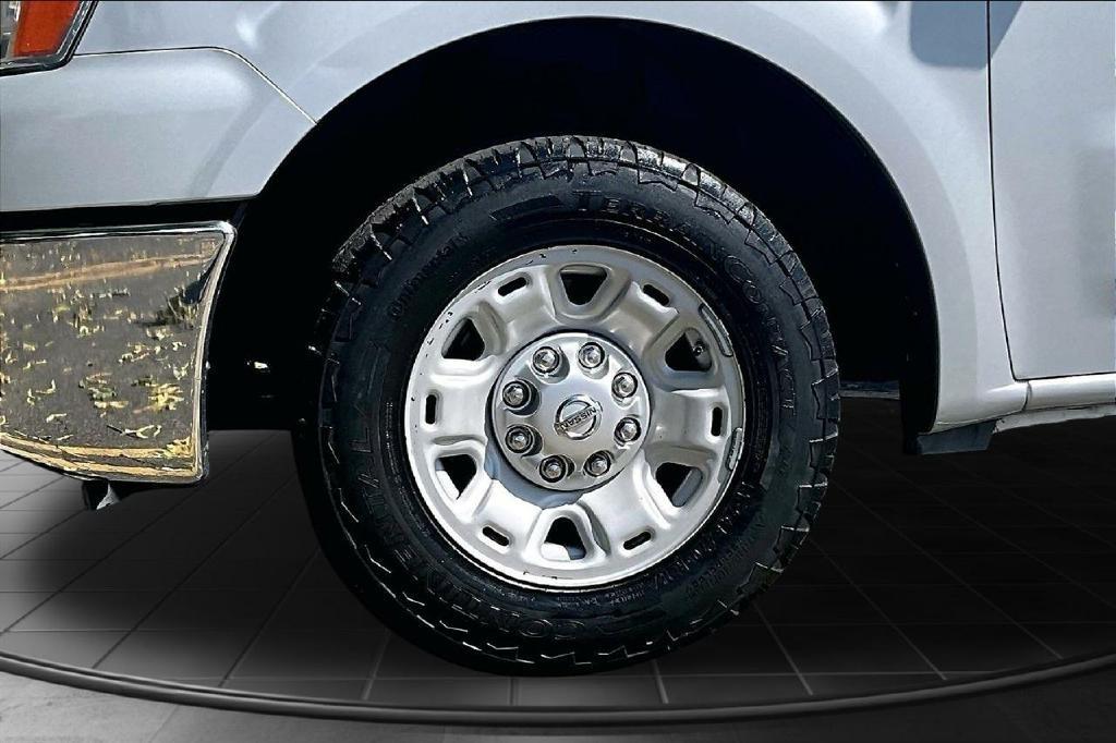 Nissan NV Cargo 3500 HD S High Roof 2012