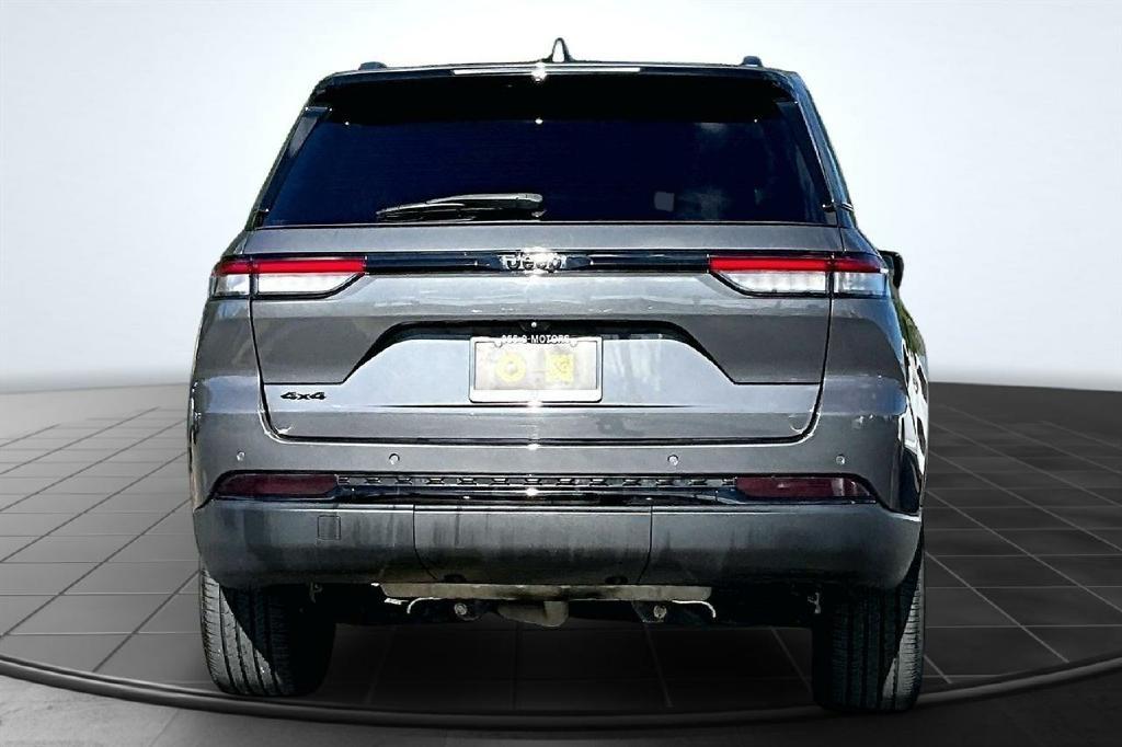 Jeep Grand Cherokee Laredo 4WD 2022