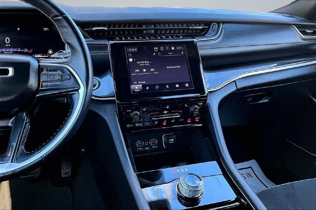 Jeep Grand Cherokee Laredo 4WD 2022