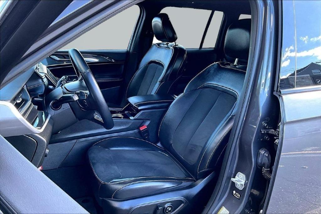 Jeep Grand Cherokee Laredo 4WD 2022