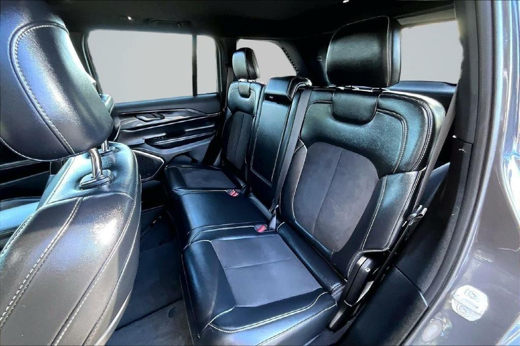 Jeep Grand Cherokee Laredo 4WD 2022