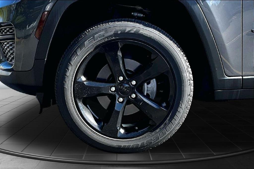 Jeep Grand Cherokee Laredo 4WD 2022