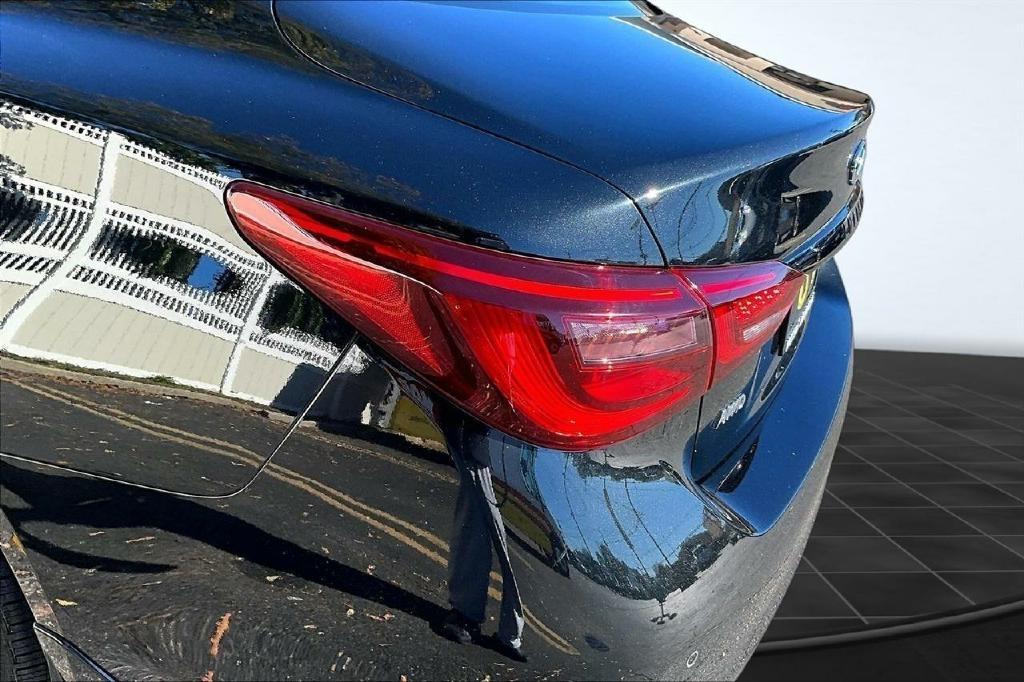 Infiniti Q50 Red Sport 400 AWD 2023