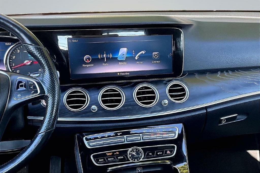 Mercedes-Benz E-Class E300 Luxury 4MATIC Sedan 2017