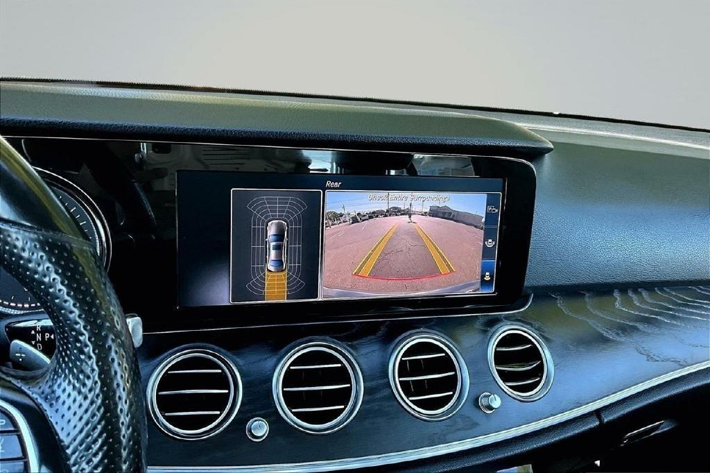 Mercedes-Benz E-Class E300 Luxury 4MATIC Sedan 2017