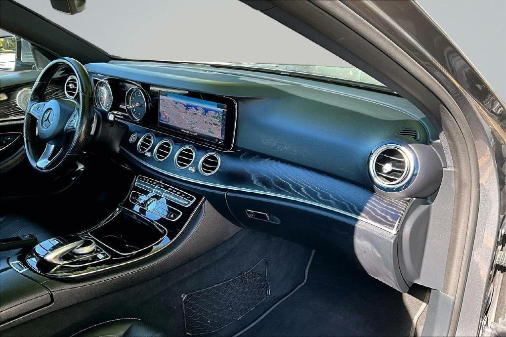 Mercedes-Benz E-Class E300 Luxury 4MATIC Sedan 2017