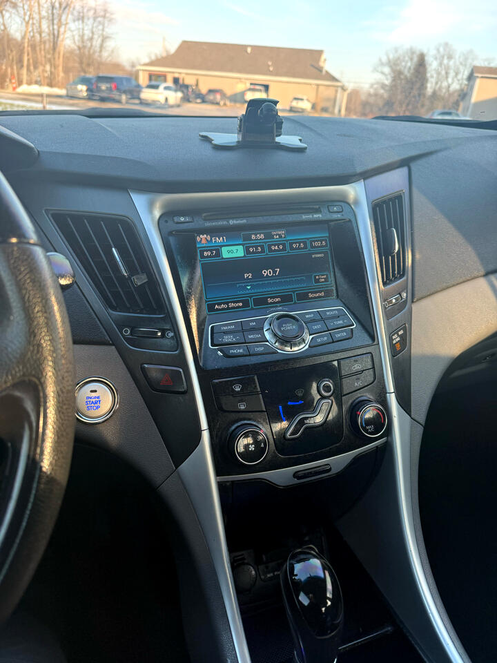 Hyundai Sonata SE Auto 2011