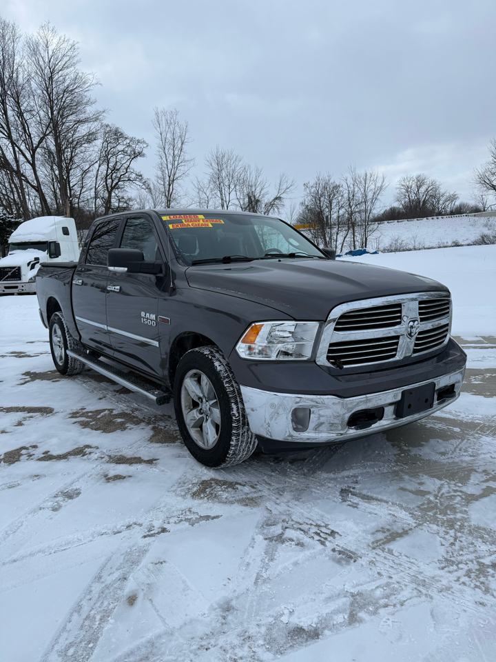 RAM 1500 SLT Crew Cab SWB 4WD 2015
