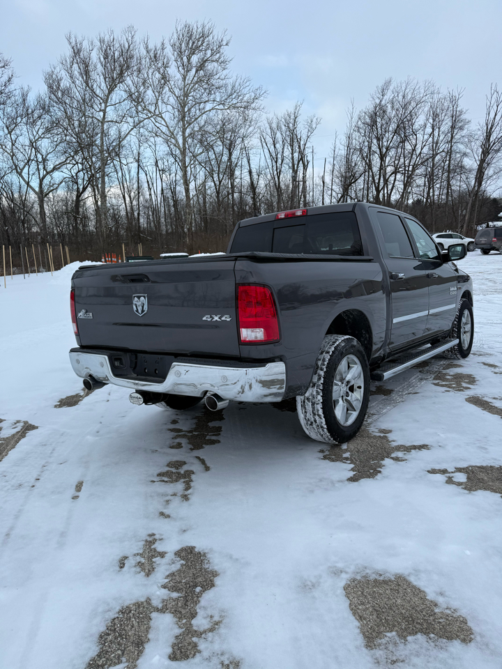 RAM 1500 SLT Crew Cab SWB 4WD 2015