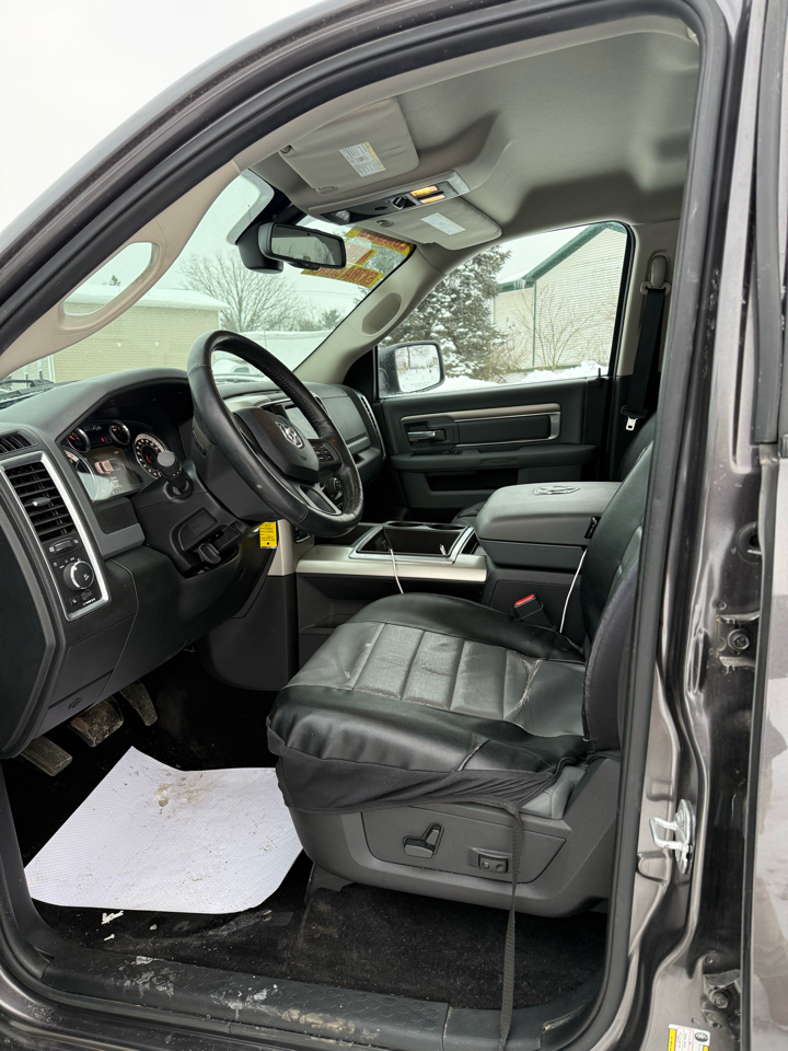 RAM 1500 SLT Crew Cab SWB 4WD 2015