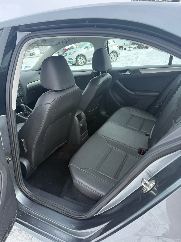 Volkswagen Jetta 1.4T SE 6A 2017