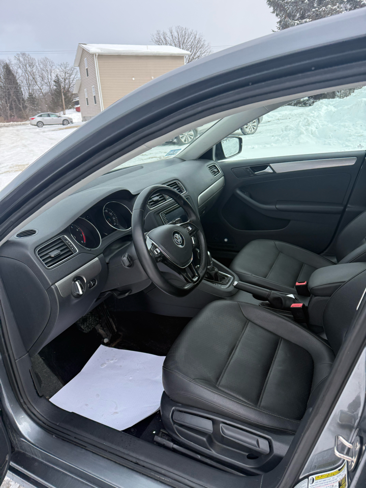 Volkswagen Jetta 1.4T SE 6A 2017