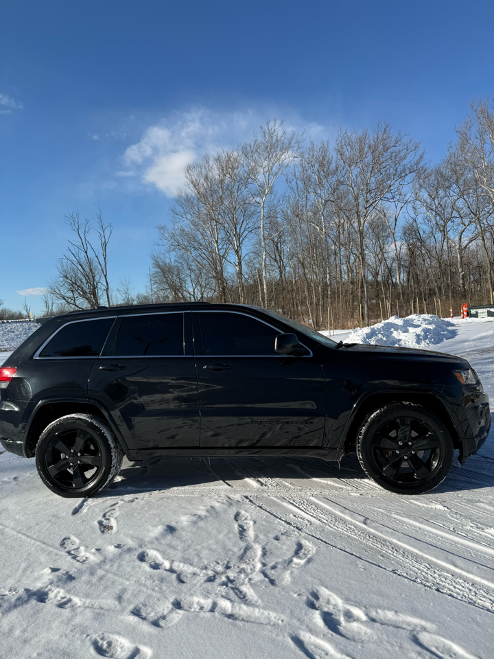 Jeep Grand Cherokee Laredo 4WD 2015