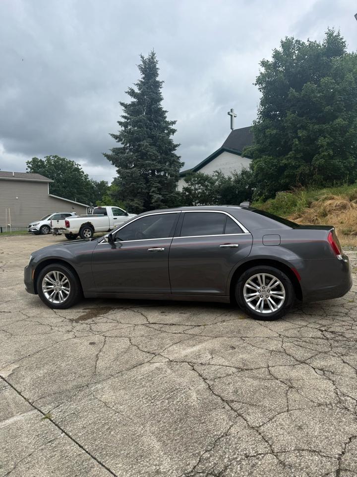 Chrysler 300  2016