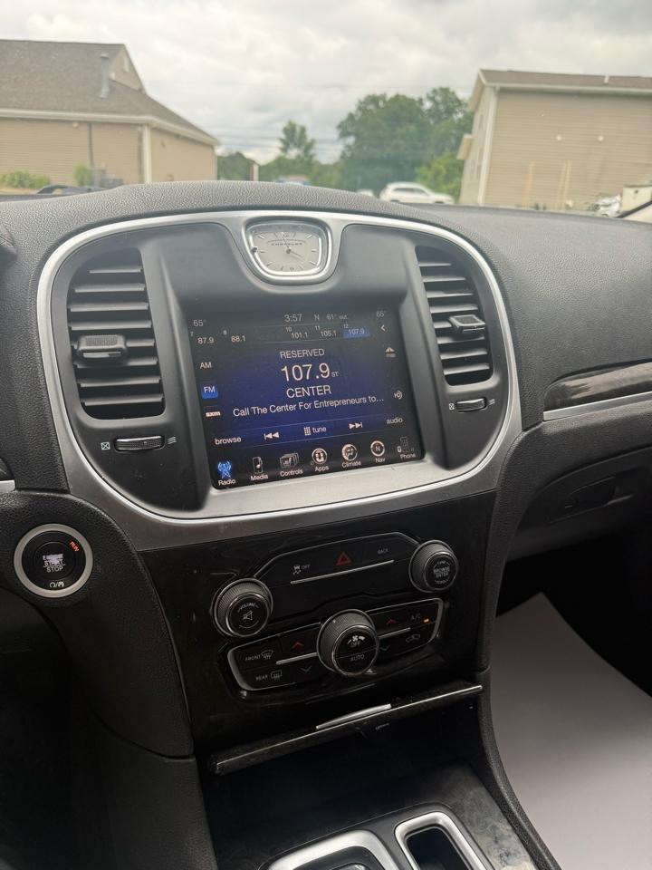 Chrysler 300  2016