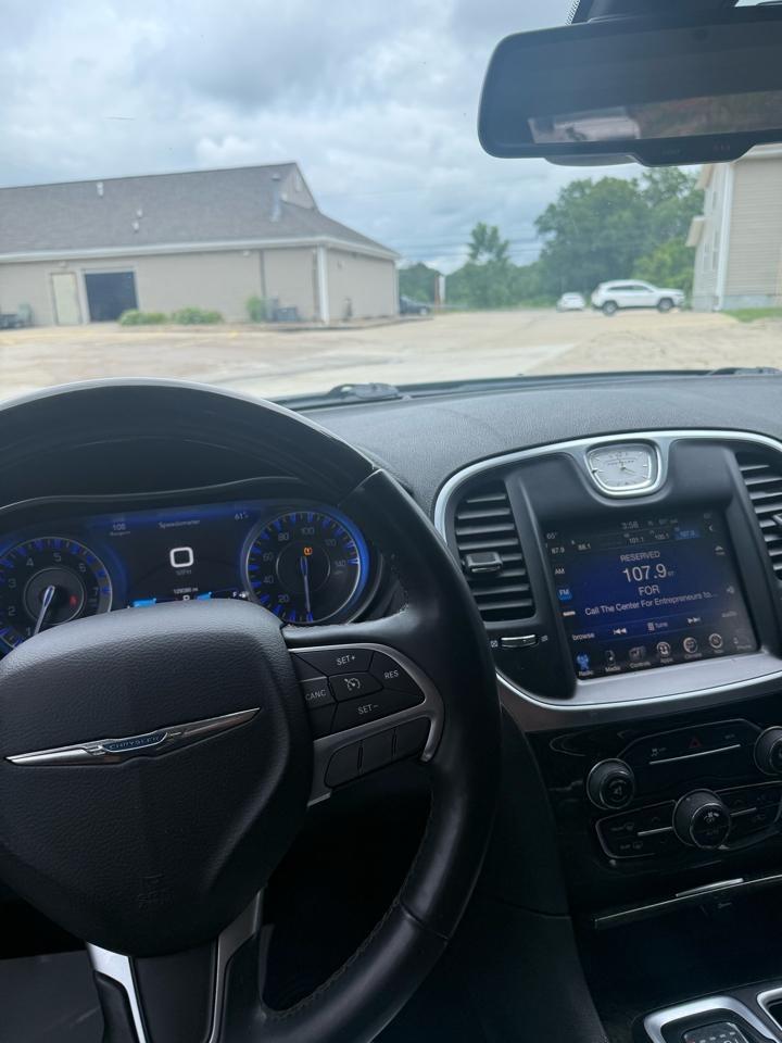 Chrysler 300  2016