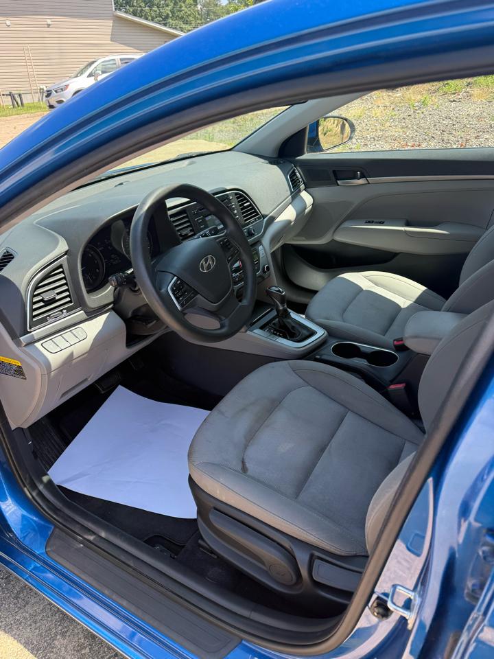 Hyundai Elantra SE 6AT 2017