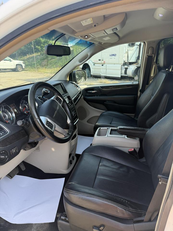 Chrysler Town & Country Touring 2016