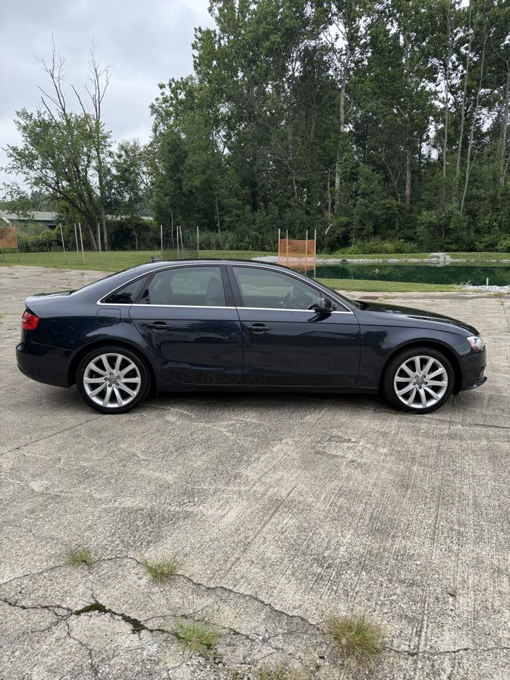 Audi A4 2.0T Sedan quattro Tiptronic 2013