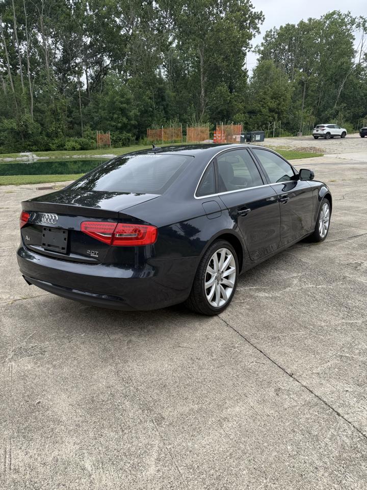 Audi A4 2.0T Sedan quattro Tiptronic 2013
