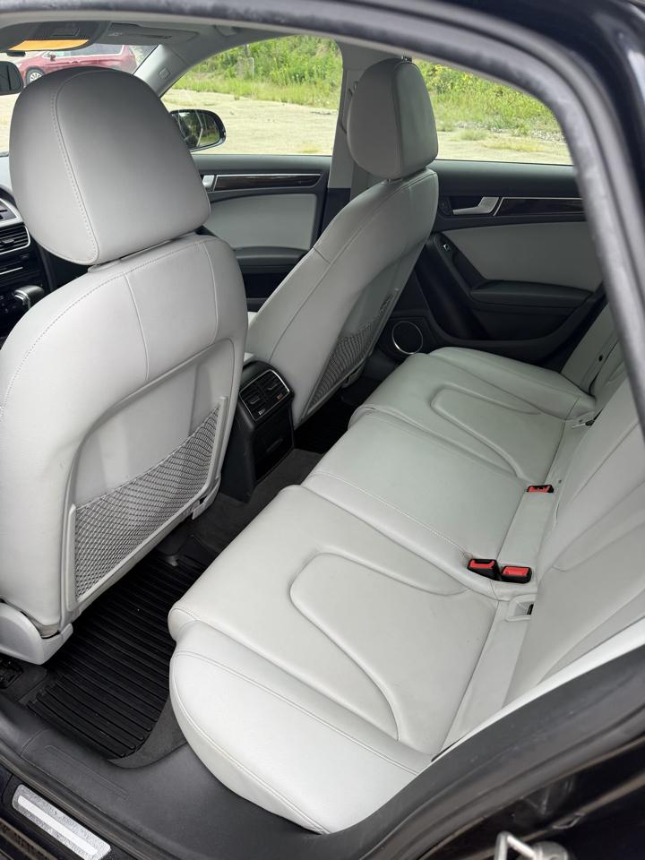 Audi A4 2.0T Sedan quattro Tiptronic 2013