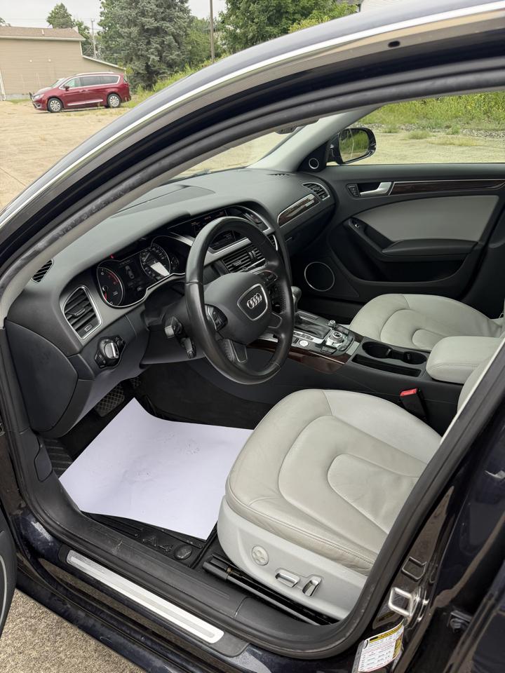 Audi A4 2.0T Sedan quattro Tiptronic 2013
