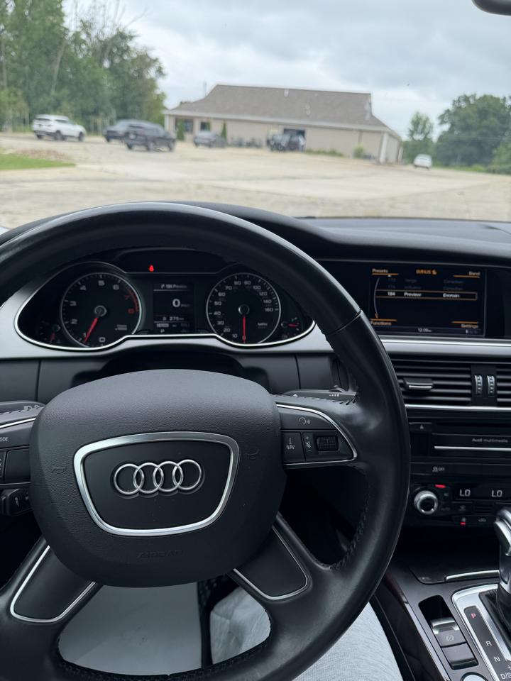 Audi A4 2.0T Sedan quattro Tiptronic 2013