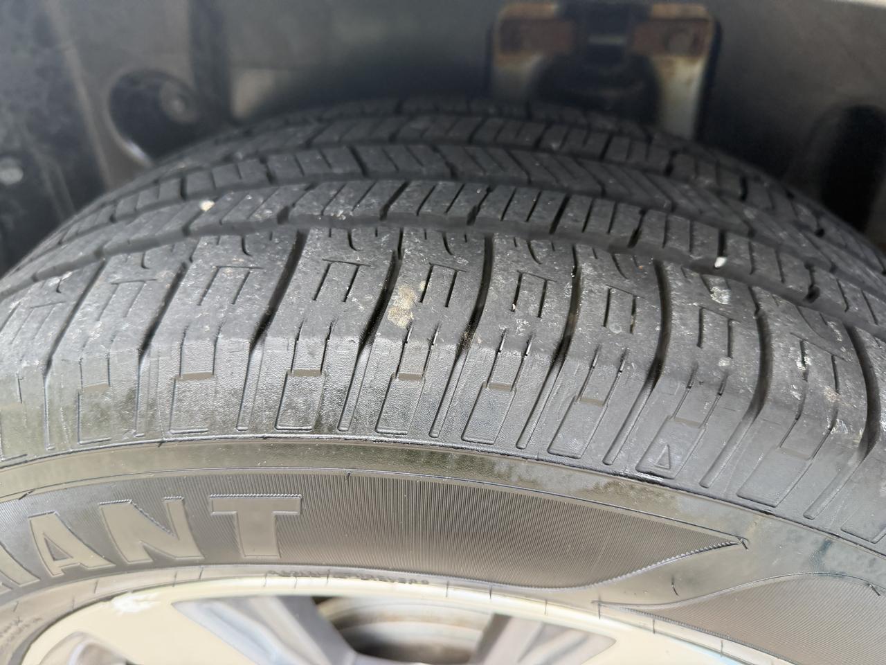 Honda Pilot Touring 4WD 5-Spd AT with DVD 2013