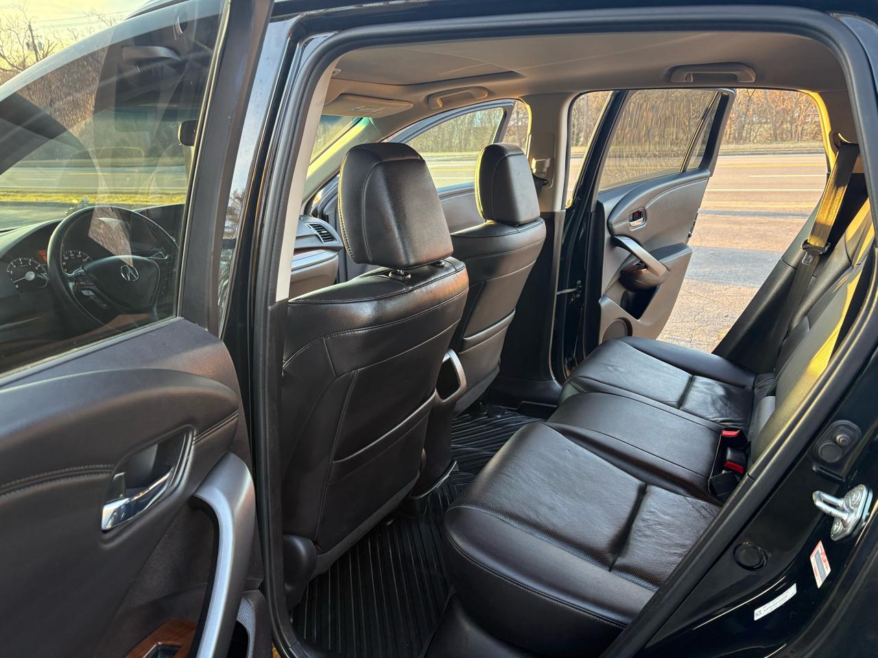 Acura RDX 6-Spd AT AWD w/ Technology Package 2015