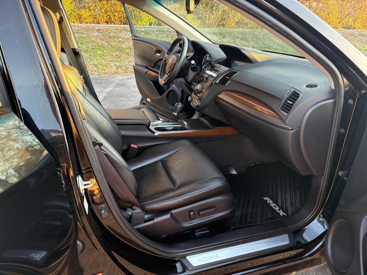 Acura RDX 6-Spd AT AWD w/ Technology Package 2015