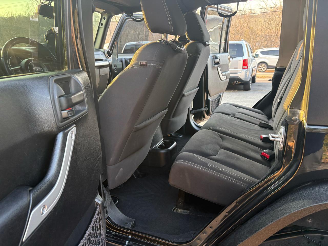 Jeep Wrangler Unlimited Sahara 4WD 2015