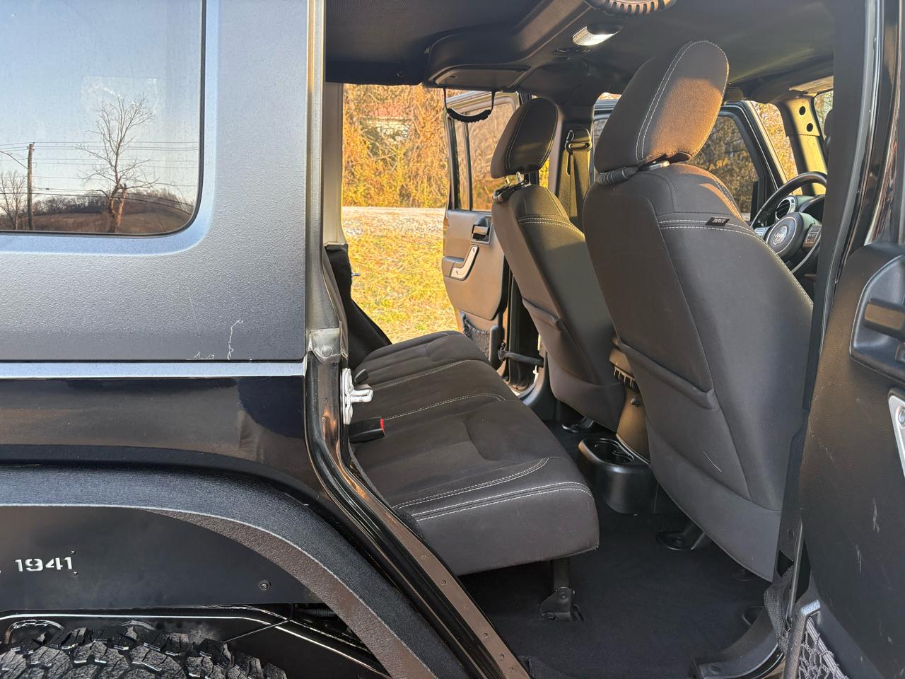 Jeep Wrangler Unlimited Sahara 4WD 2015