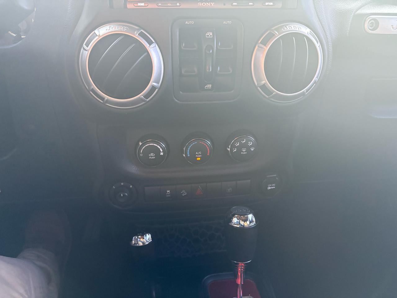 Jeep Wrangler Unlimited Sahara 4WD 2015