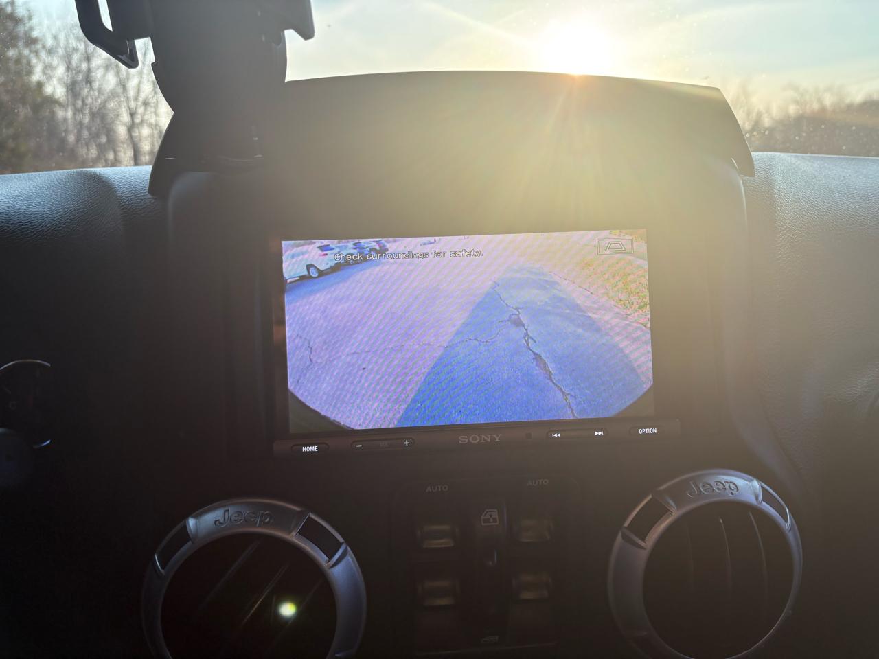 Jeep Wrangler Unlimited Sahara 4WD 2015