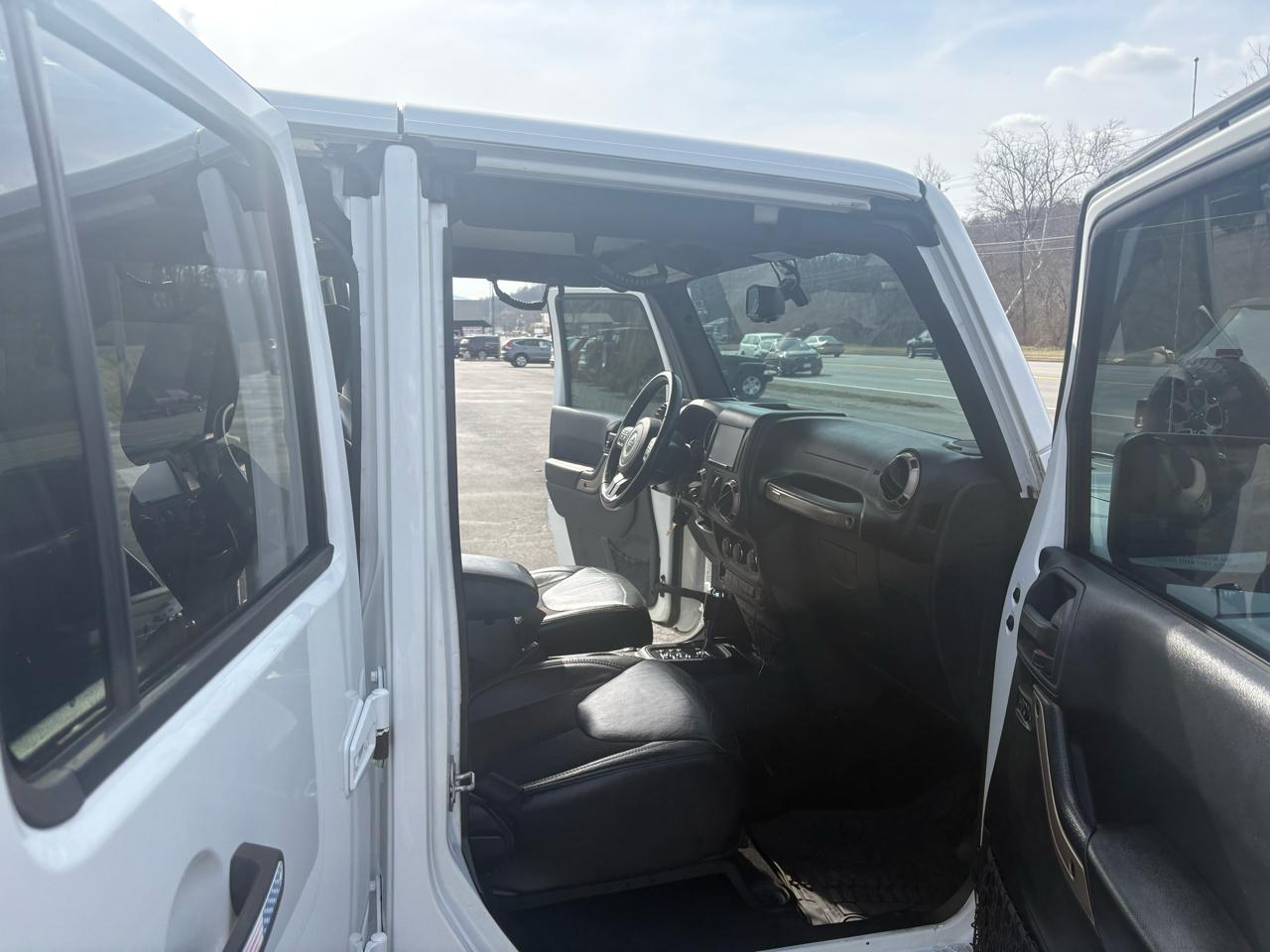 Jeep Wrangler Unlimited Sahara 4WD 2016