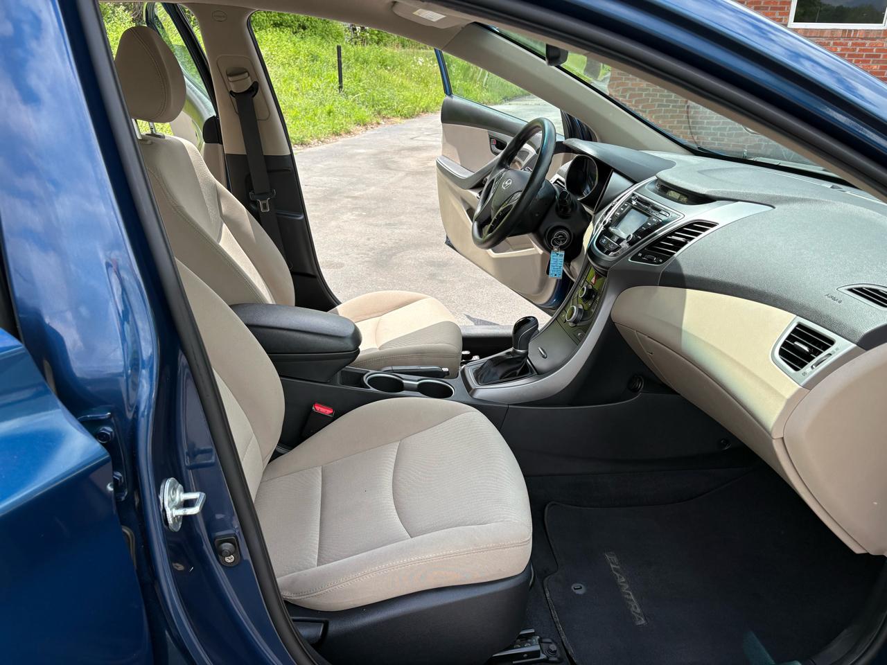 Hyundai Elantra GLS M/T 2014
