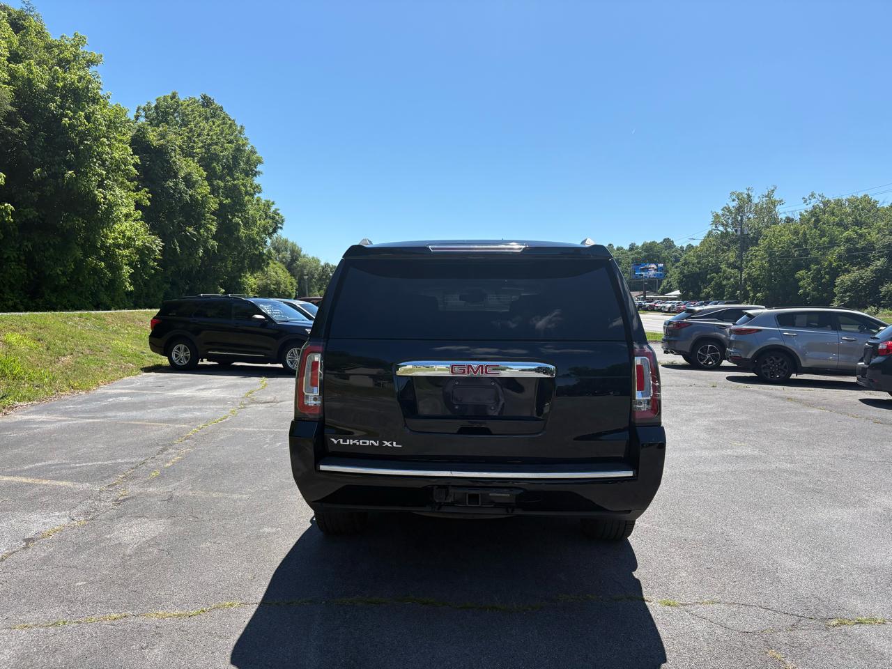 GMC Yukon XL Denali 4WD 2016