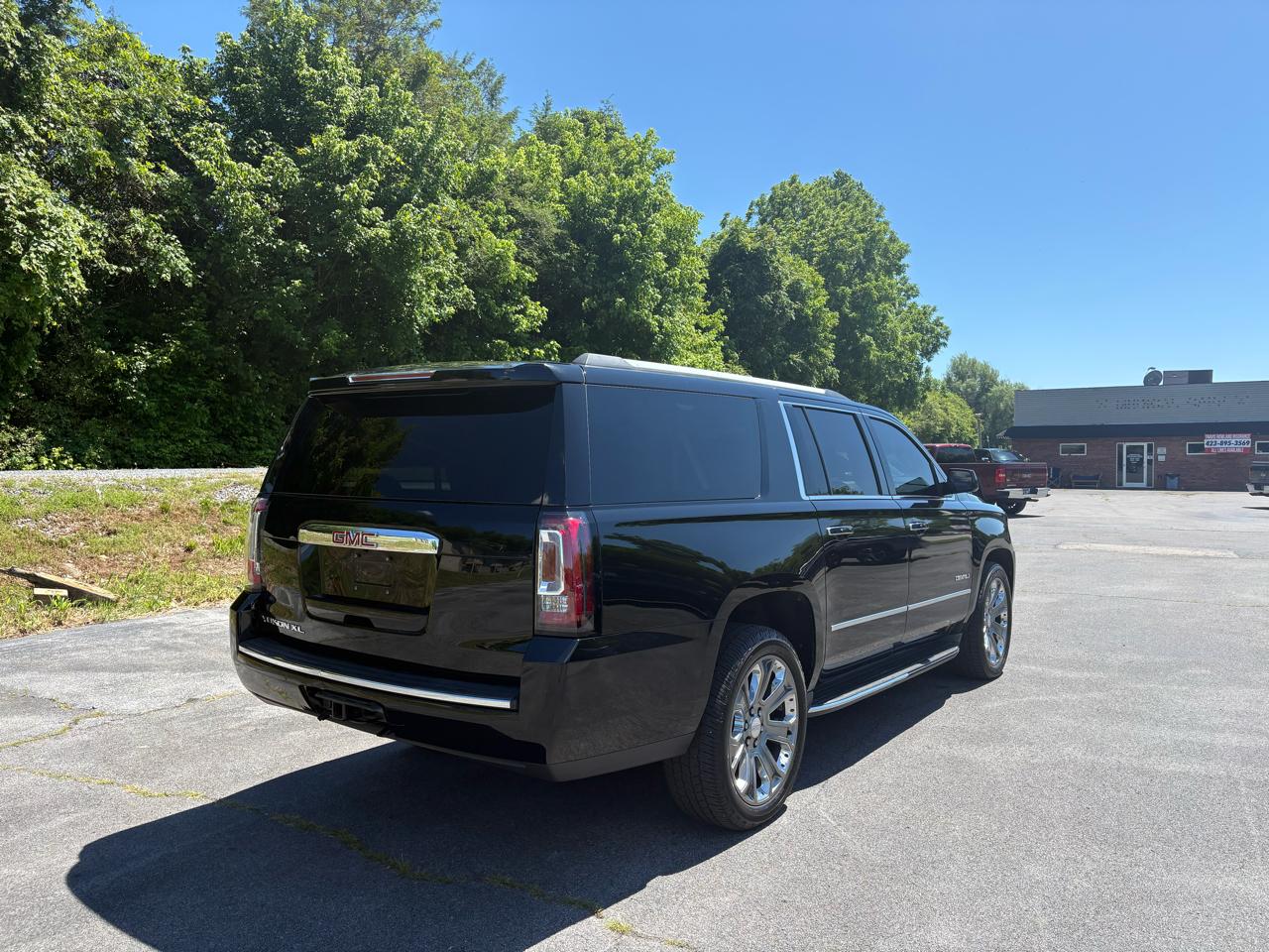GMC Yukon XL Denali 4WD 2016