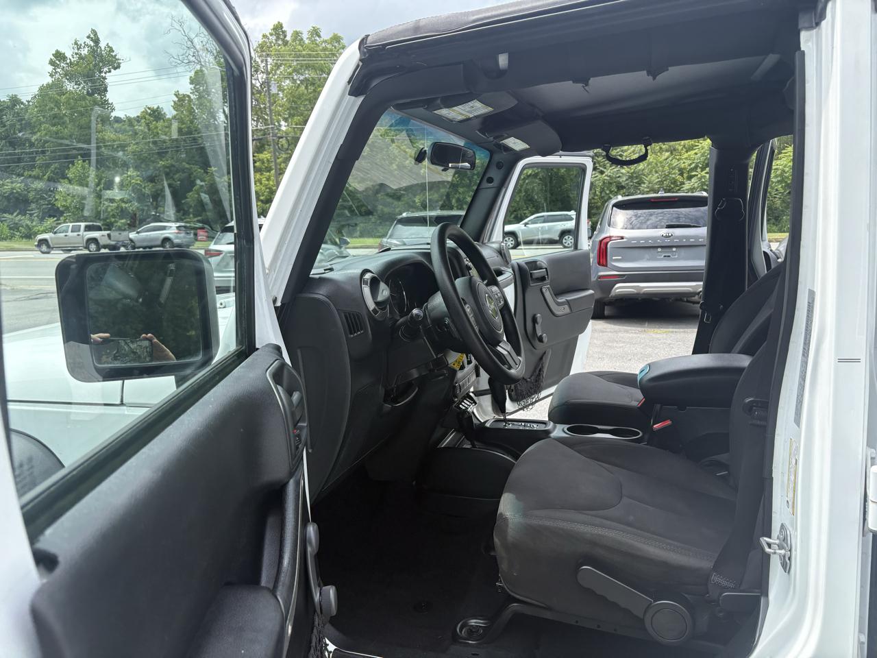 2017 Jeep Wrangler Unlimited Sport - Photo 9