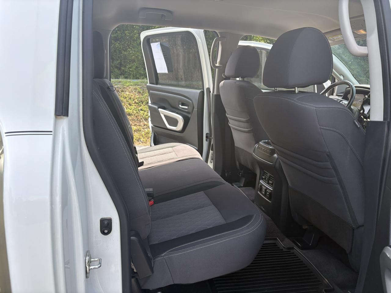 Nissan Titan SV Crew Cab 4WD 2021