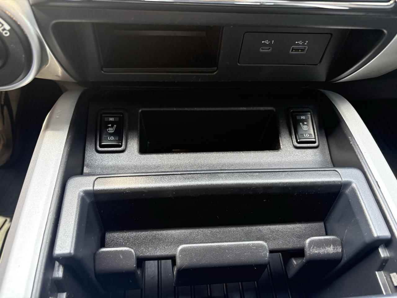 Nissan Titan SV Crew Cab 4WD 2021