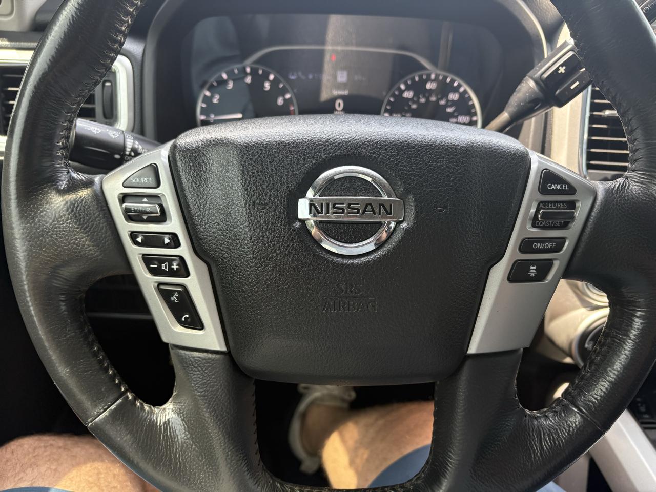 Nissan Titan SV Crew Cab 4WD 2021