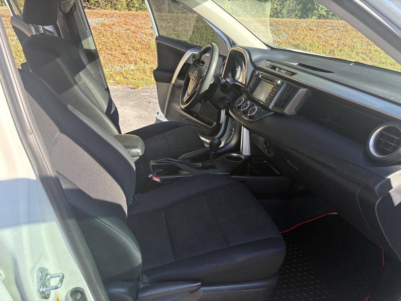 Toyota RAV4 LE AWD 2015