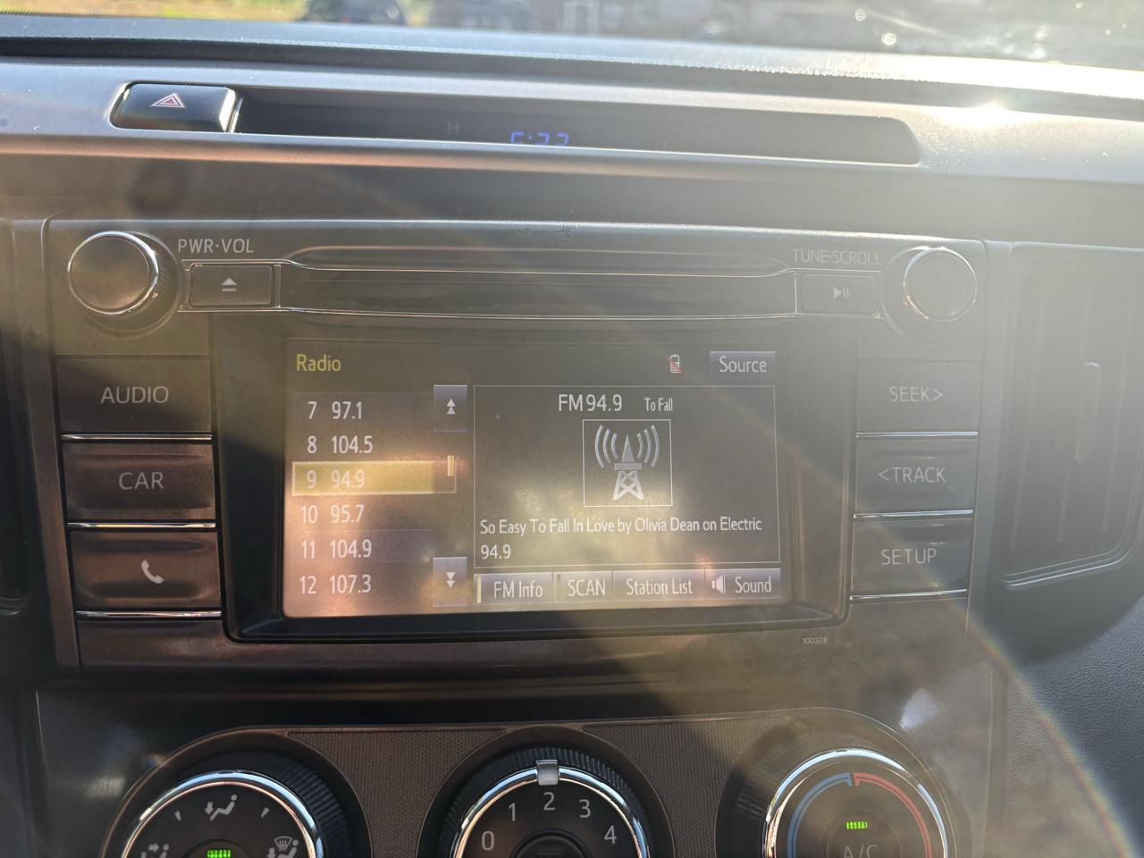 Toyota RAV4 LE AWD 2015