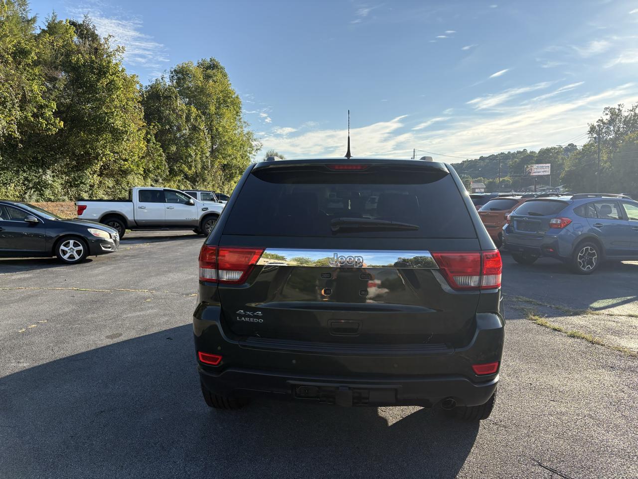 Jeep Grand Cherokee Laredo 4WD 2011