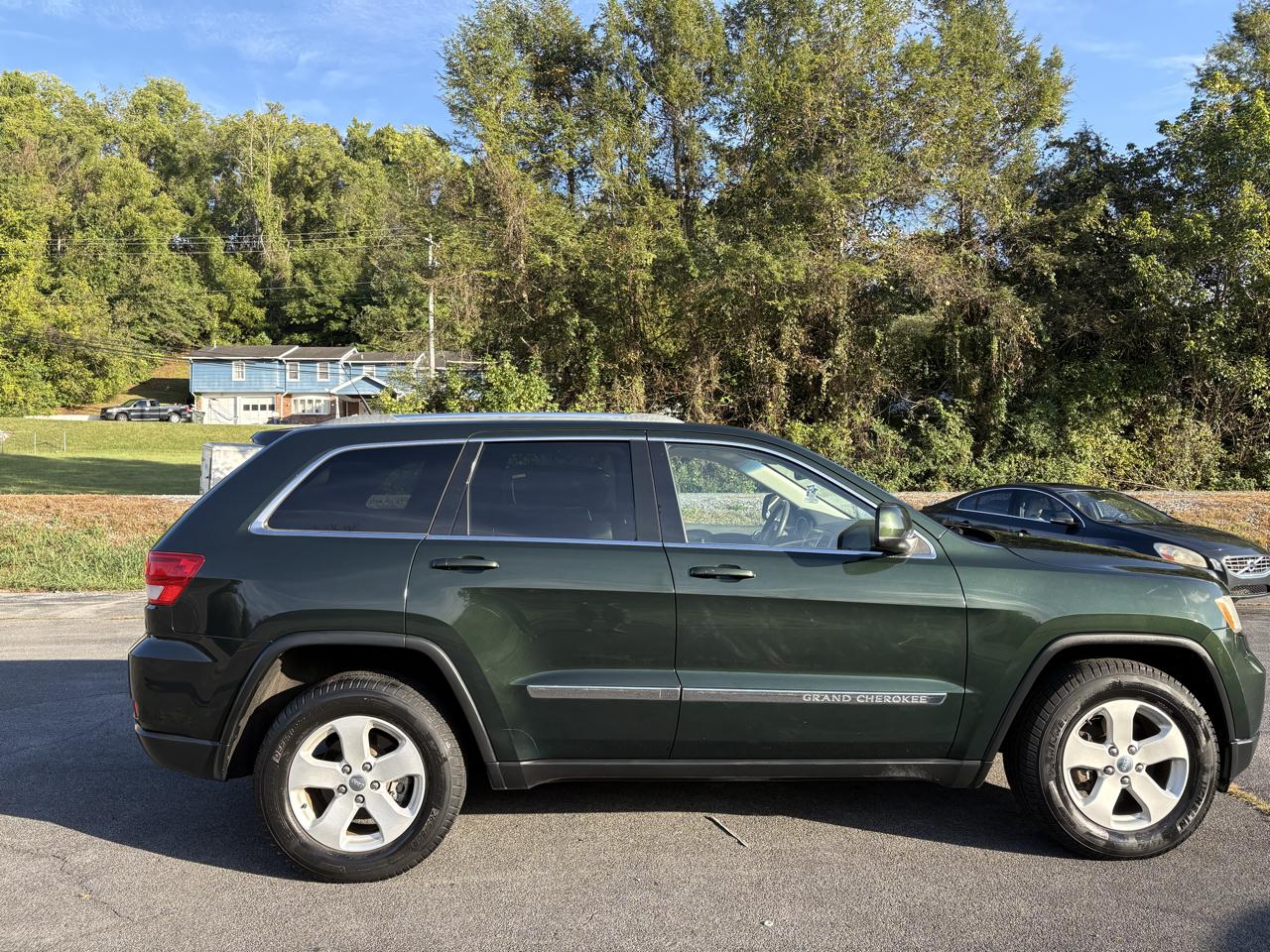 Jeep Grand Cherokee Laredo 4WD 2011
