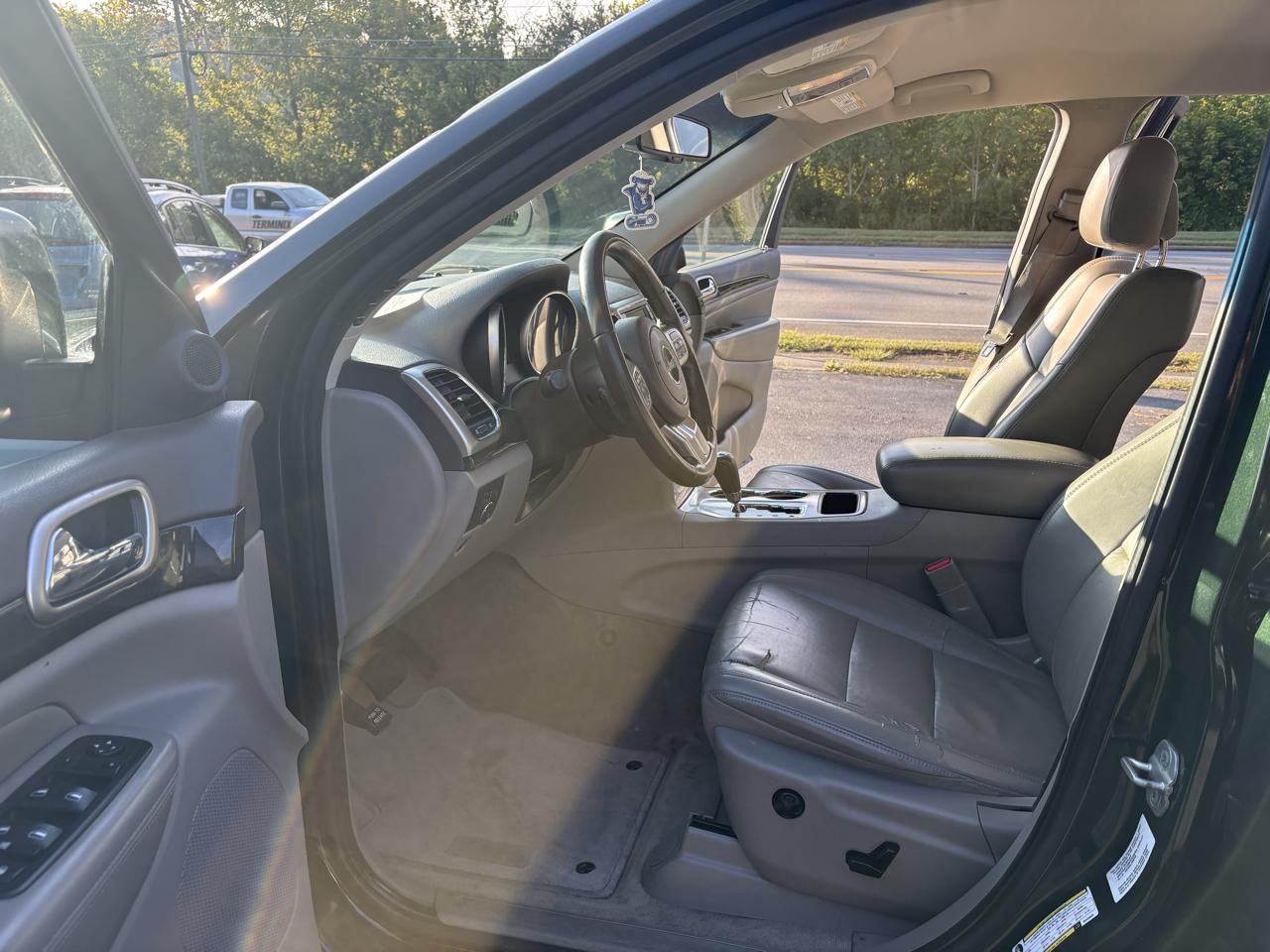 Jeep Grand Cherokee Laredo 4WD 2011